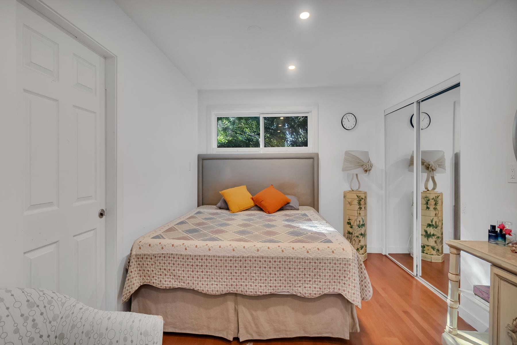 Listing image of 5325 MARINE DRIVE