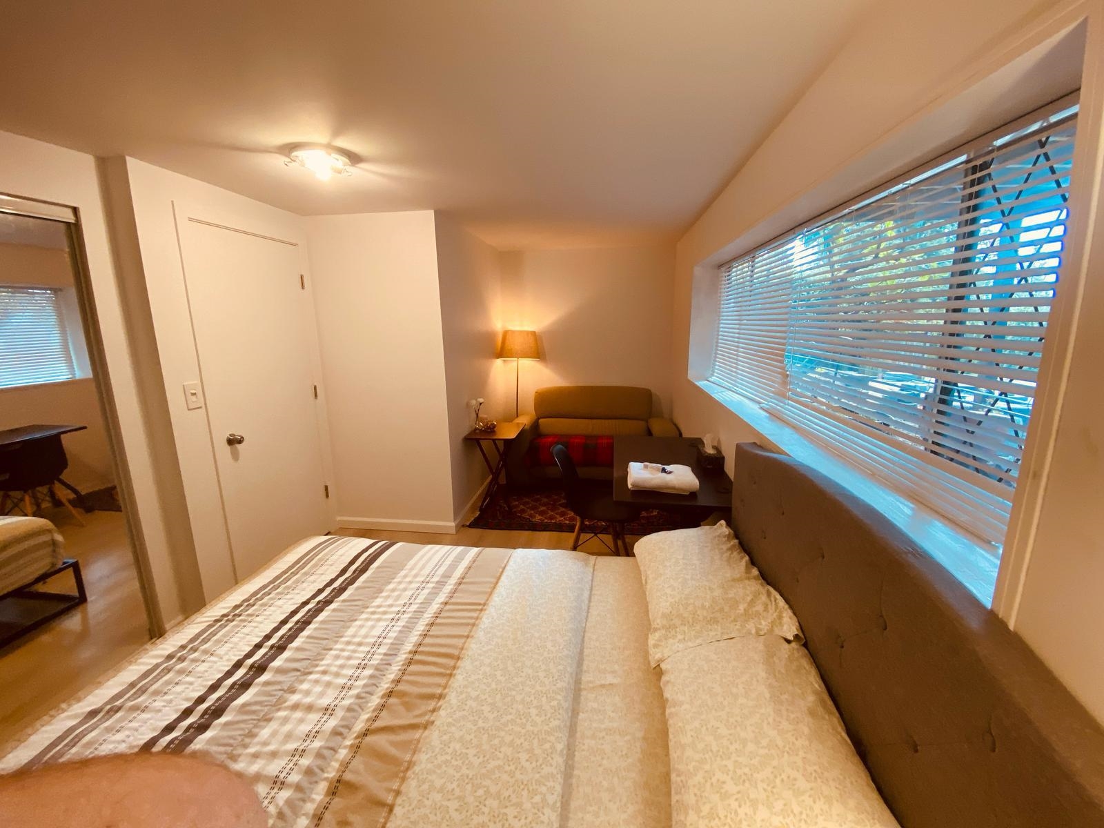 Listing image of 5325 MARINE DRIVE