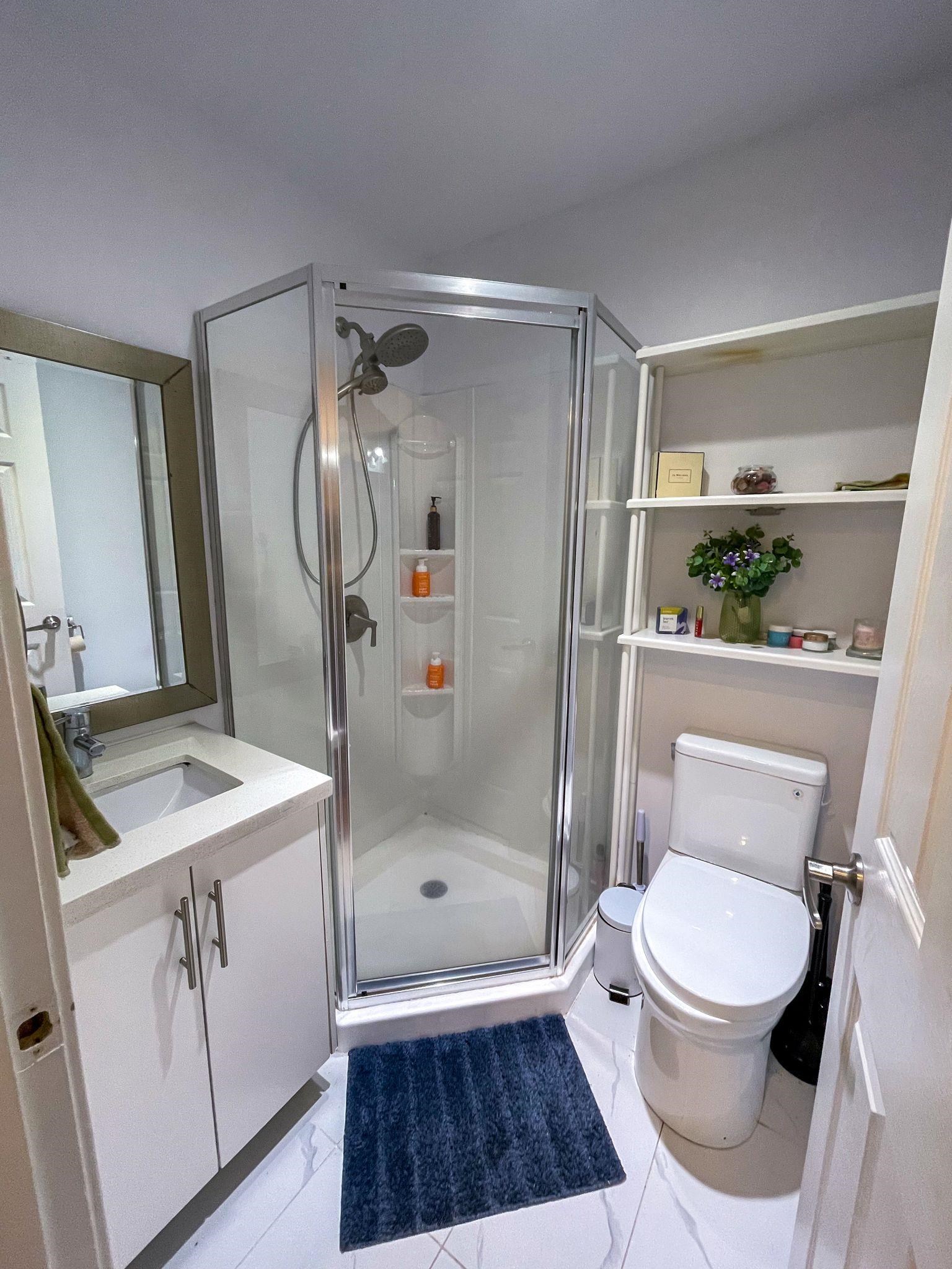 Listing image of 5325 MARINE DRIVE