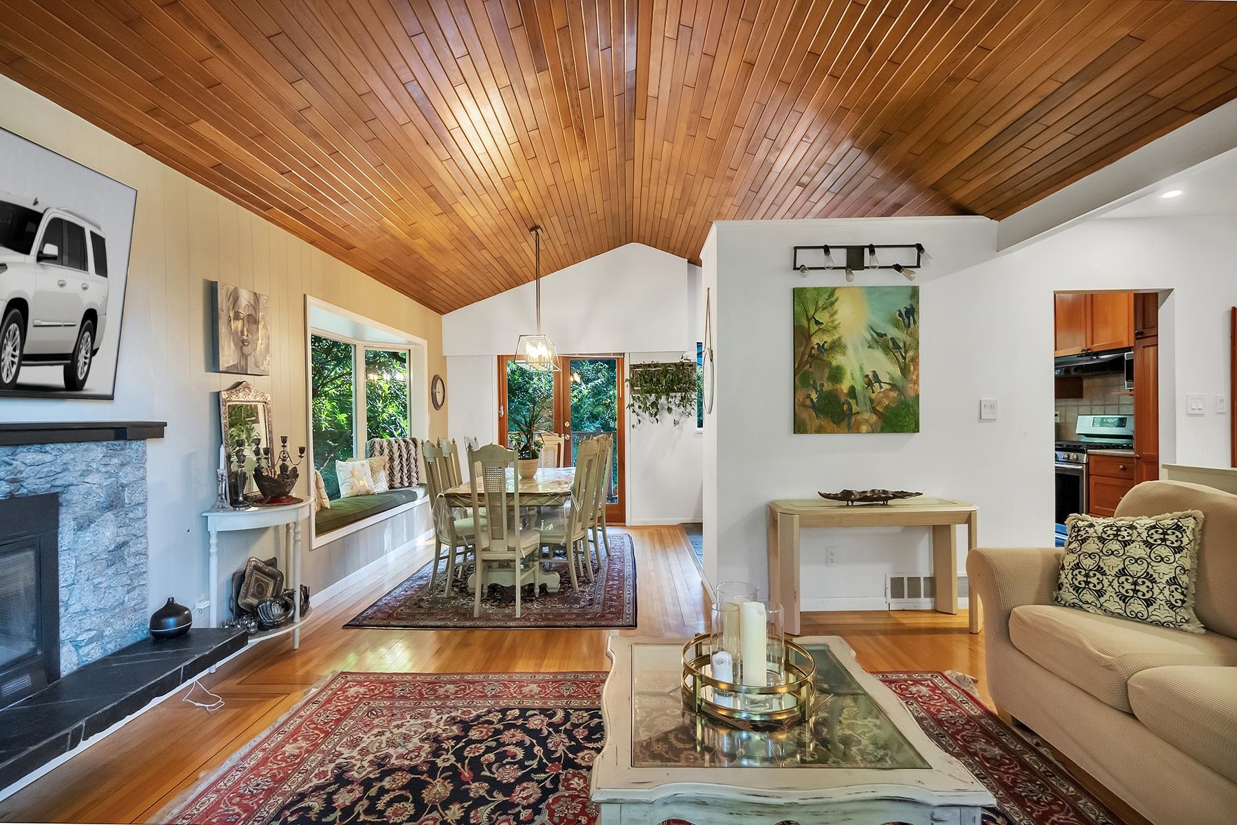 Listing image of 5325 MARINE DRIVE