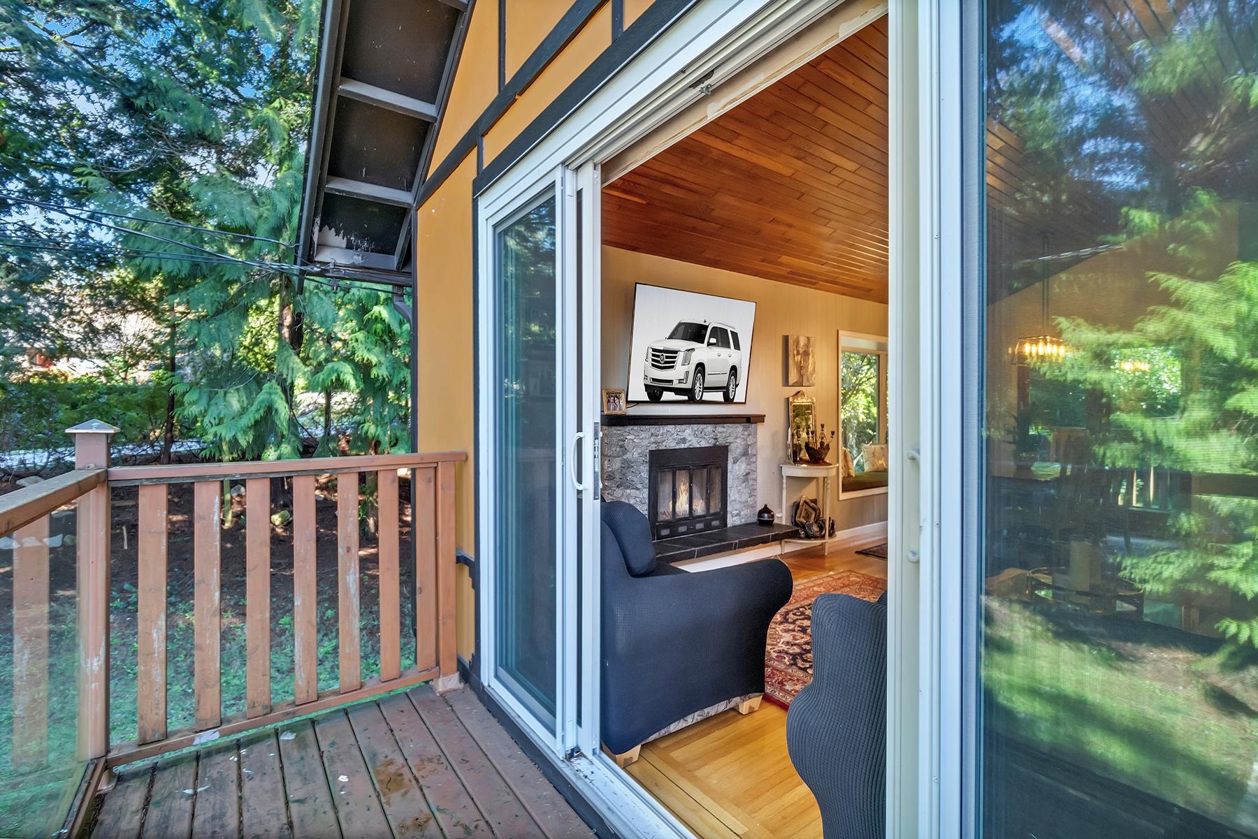 Listing image of 5325 MARINE DRIVE