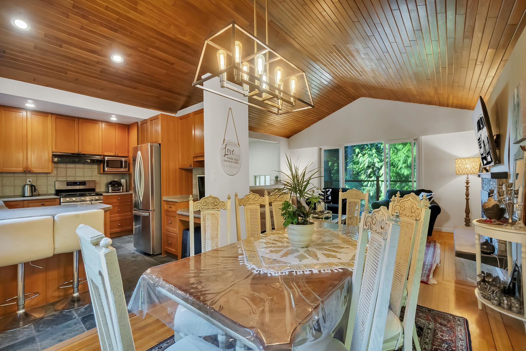 Listing image of 5325 MARINE DRIVE