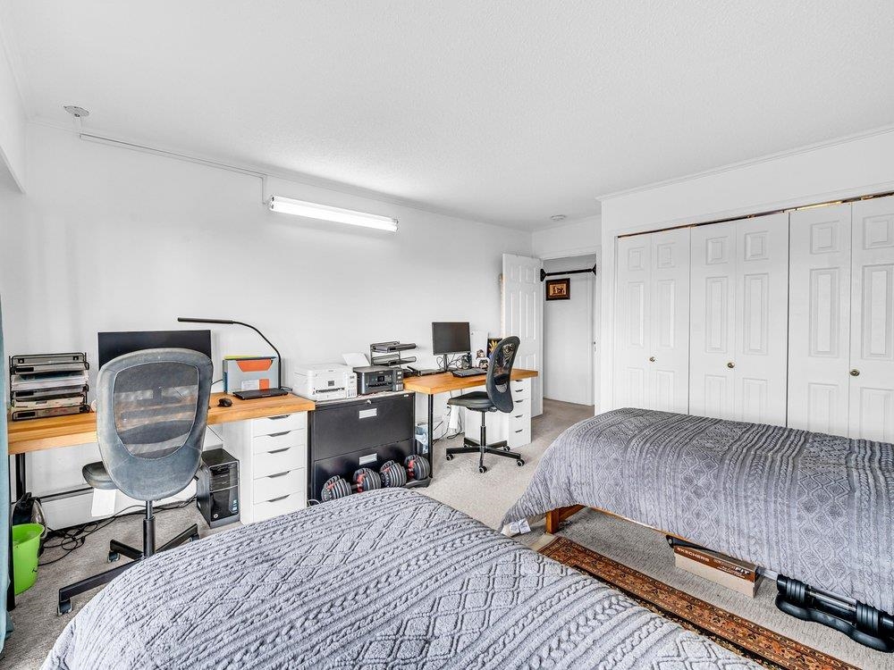 Listing image of 301 2710 LONSDALE AVENUE