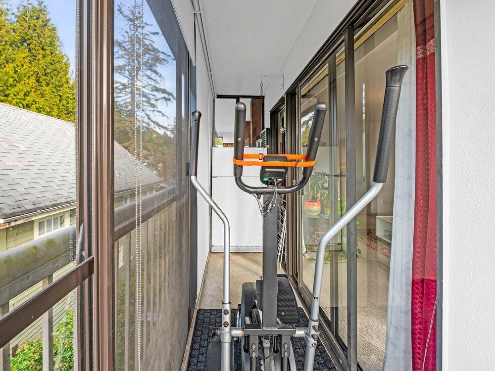 Listing image of 301 2710 LONSDALE AVENUE