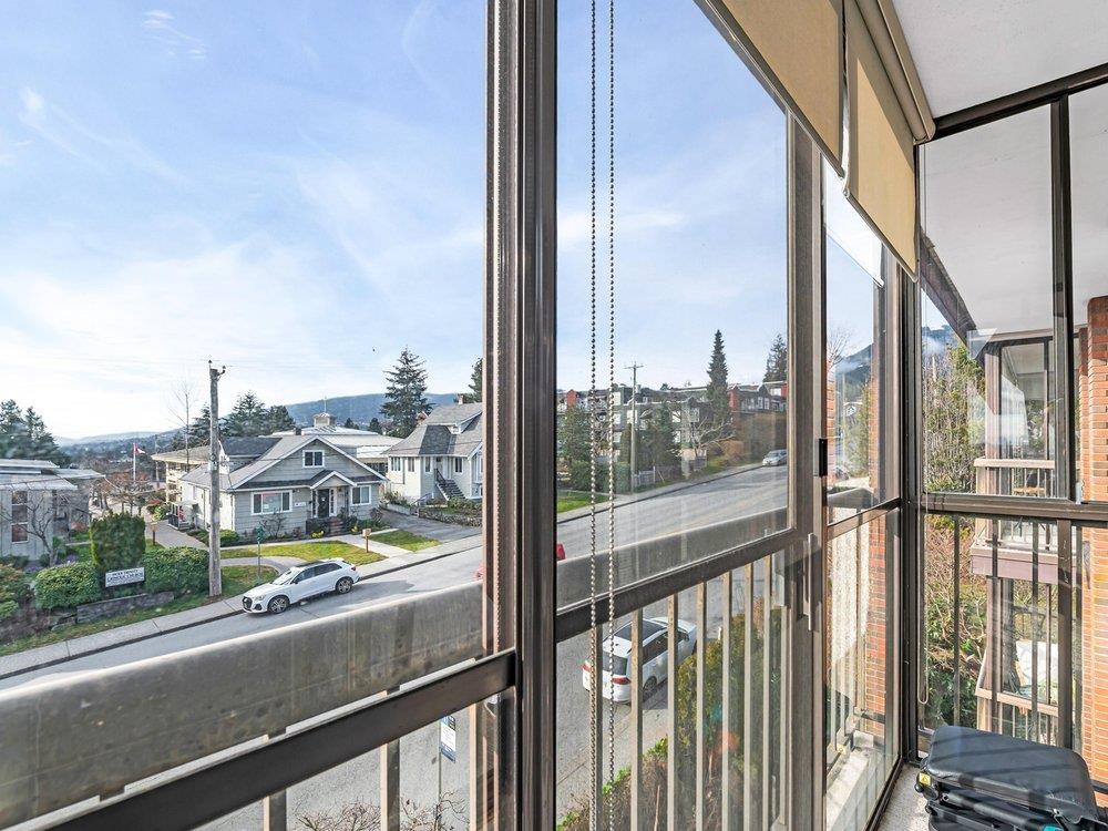 Listing image of 301 2710 LONSDALE AVENUE