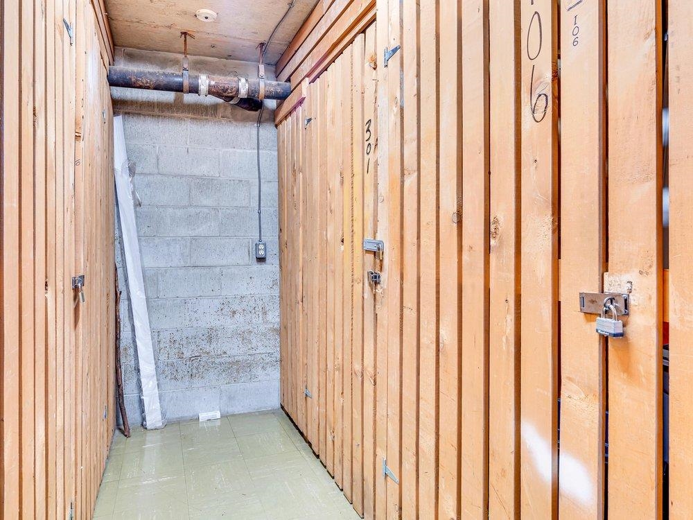 Listing image of 301 2710 LONSDALE AVENUE