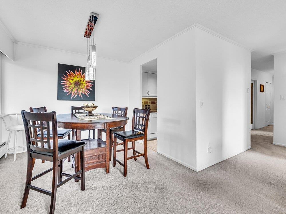 Listing image of 301 2710 LONSDALE AVENUE