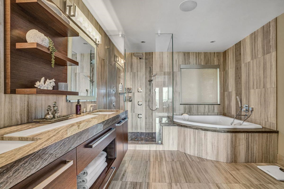 Listing image of 1365 CAMMERAY ROAD
