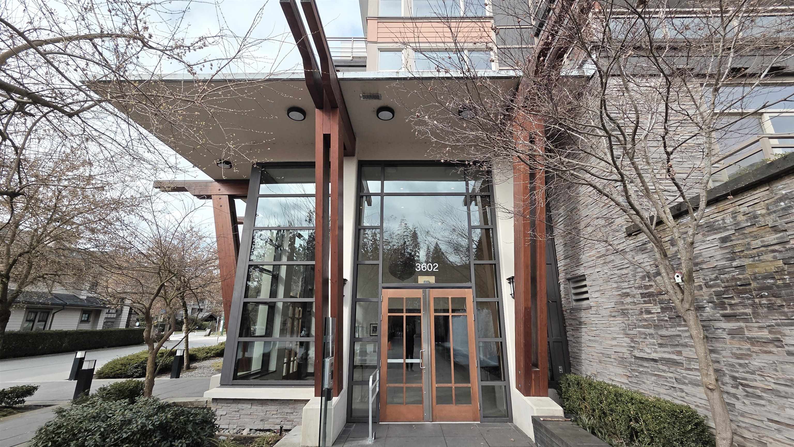 Listing image of 404 3602 ALDERCREST DRIVE