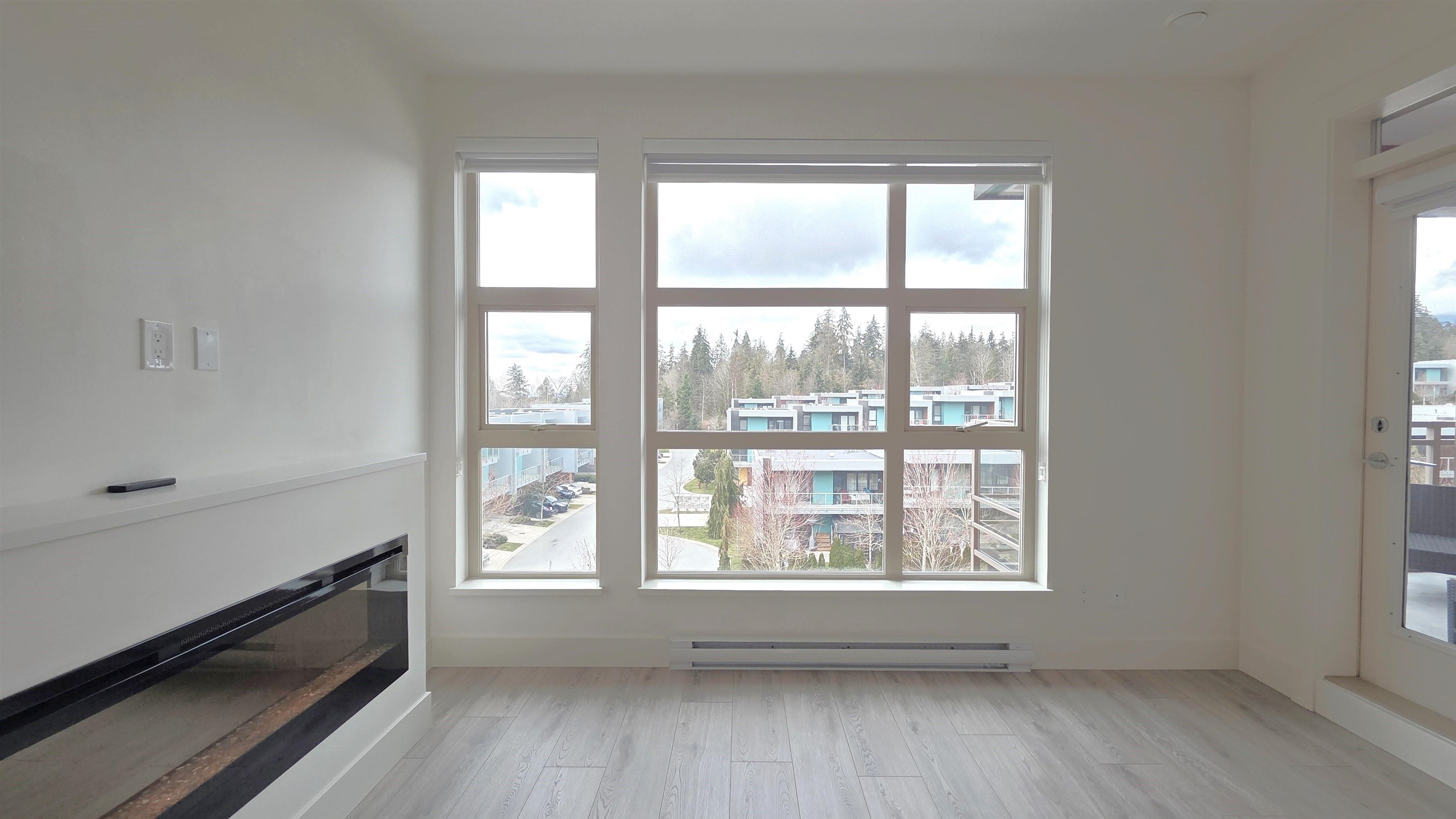 Listing image of 404 3602 ALDERCREST DRIVE