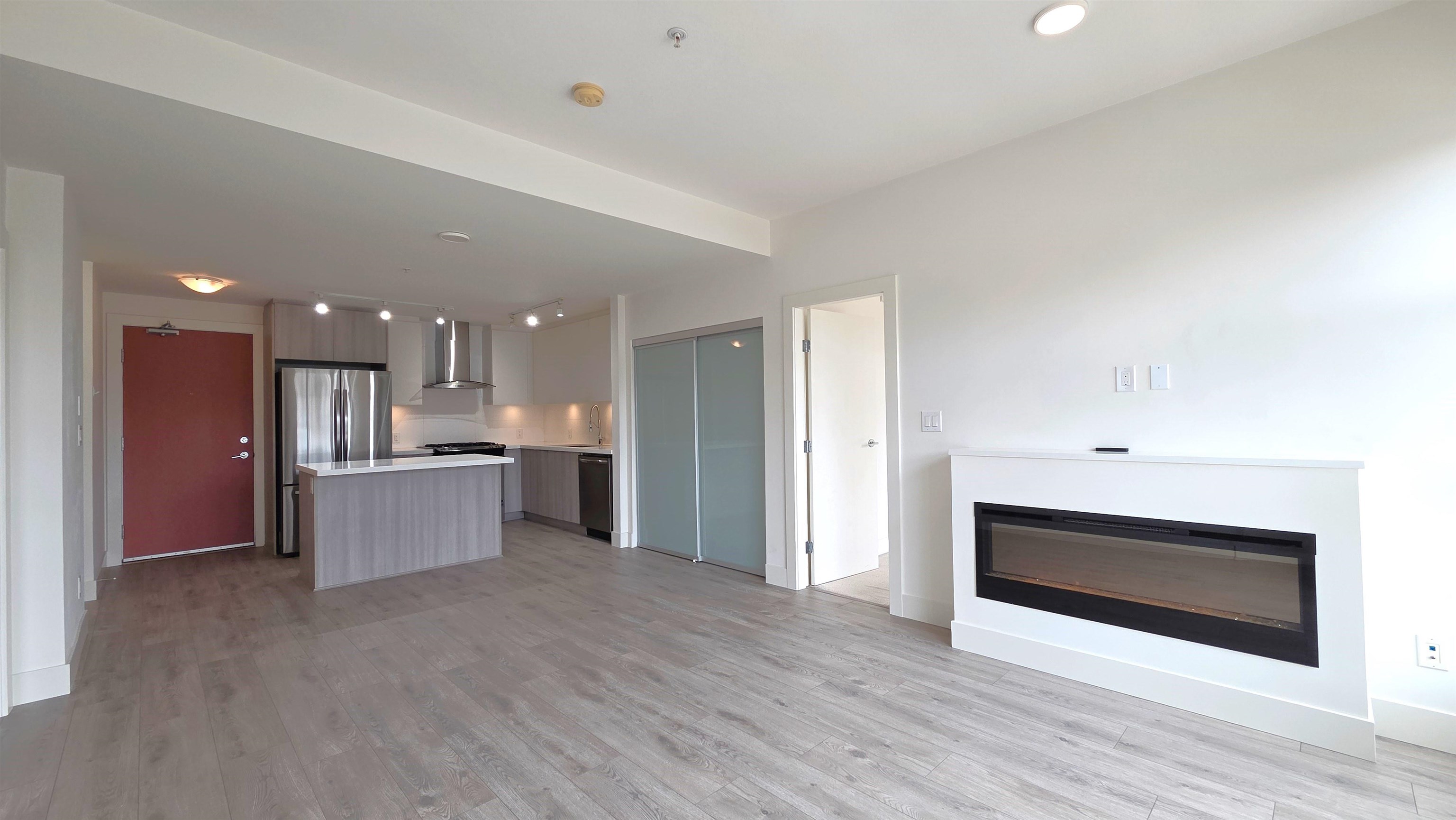 Listing image of 404 3602 ALDERCREST DRIVE