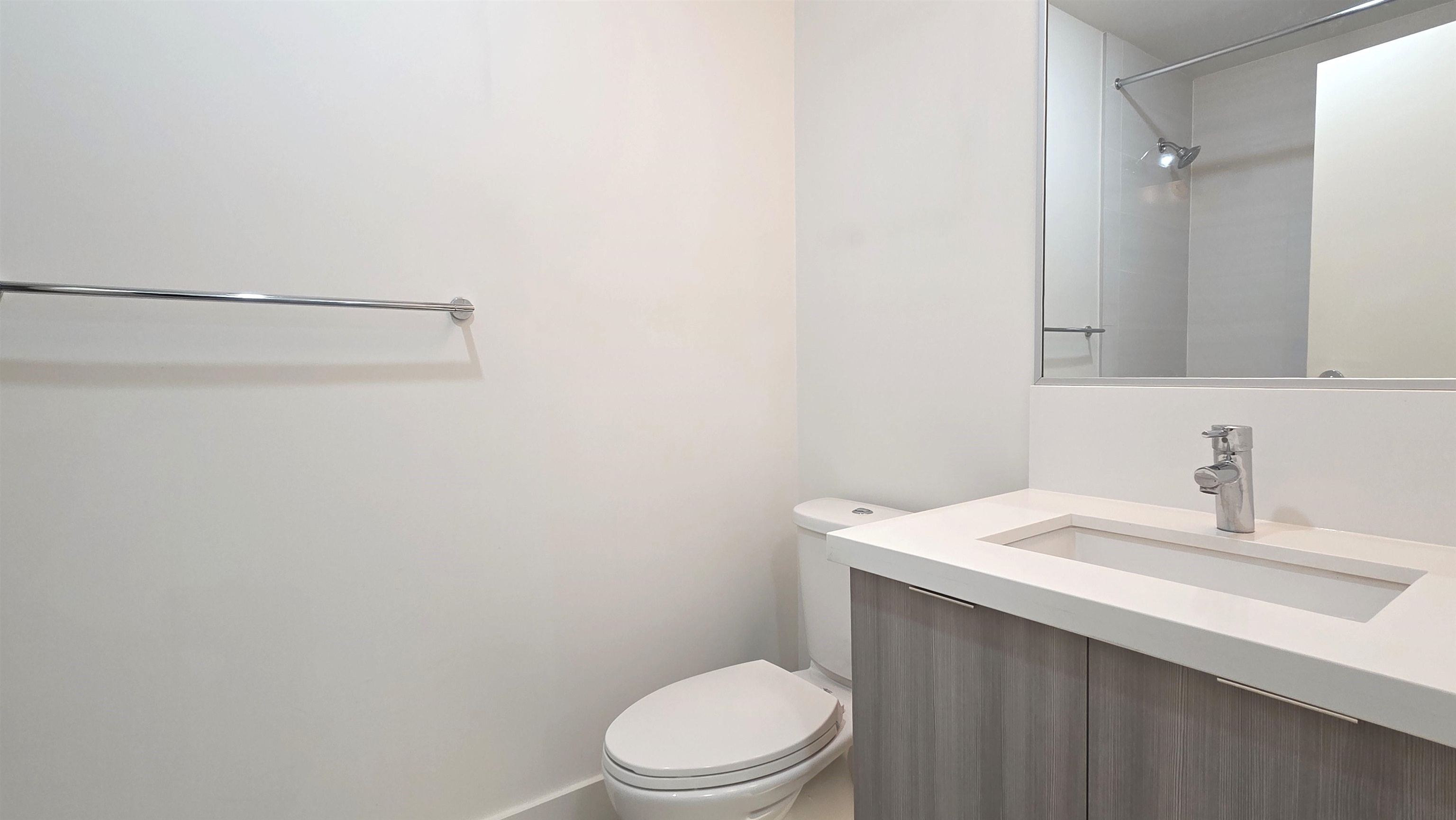 Listing image of 404 3602 ALDERCREST DRIVE