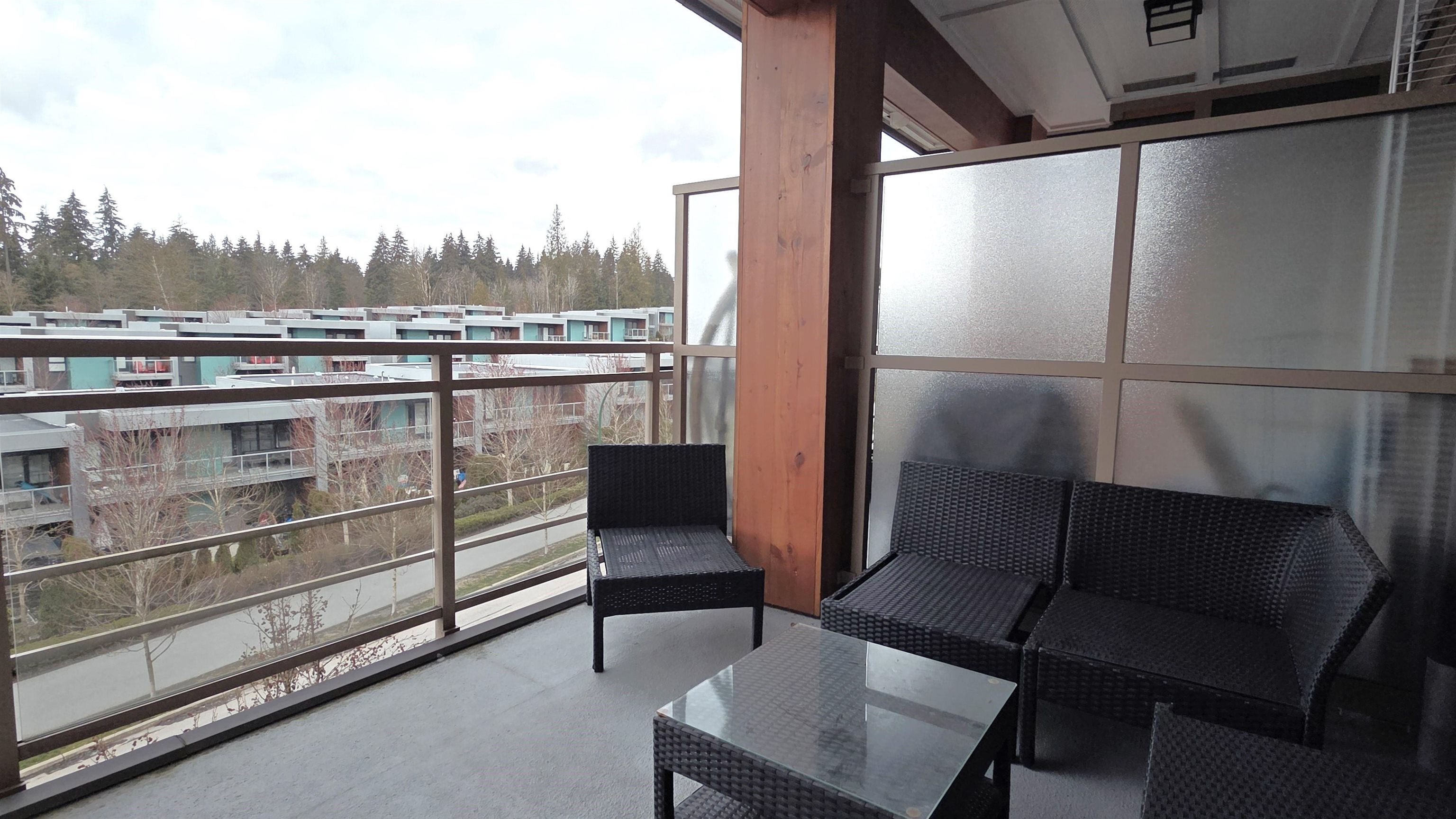 Listing image of 404 3602 ALDERCREST DRIVE