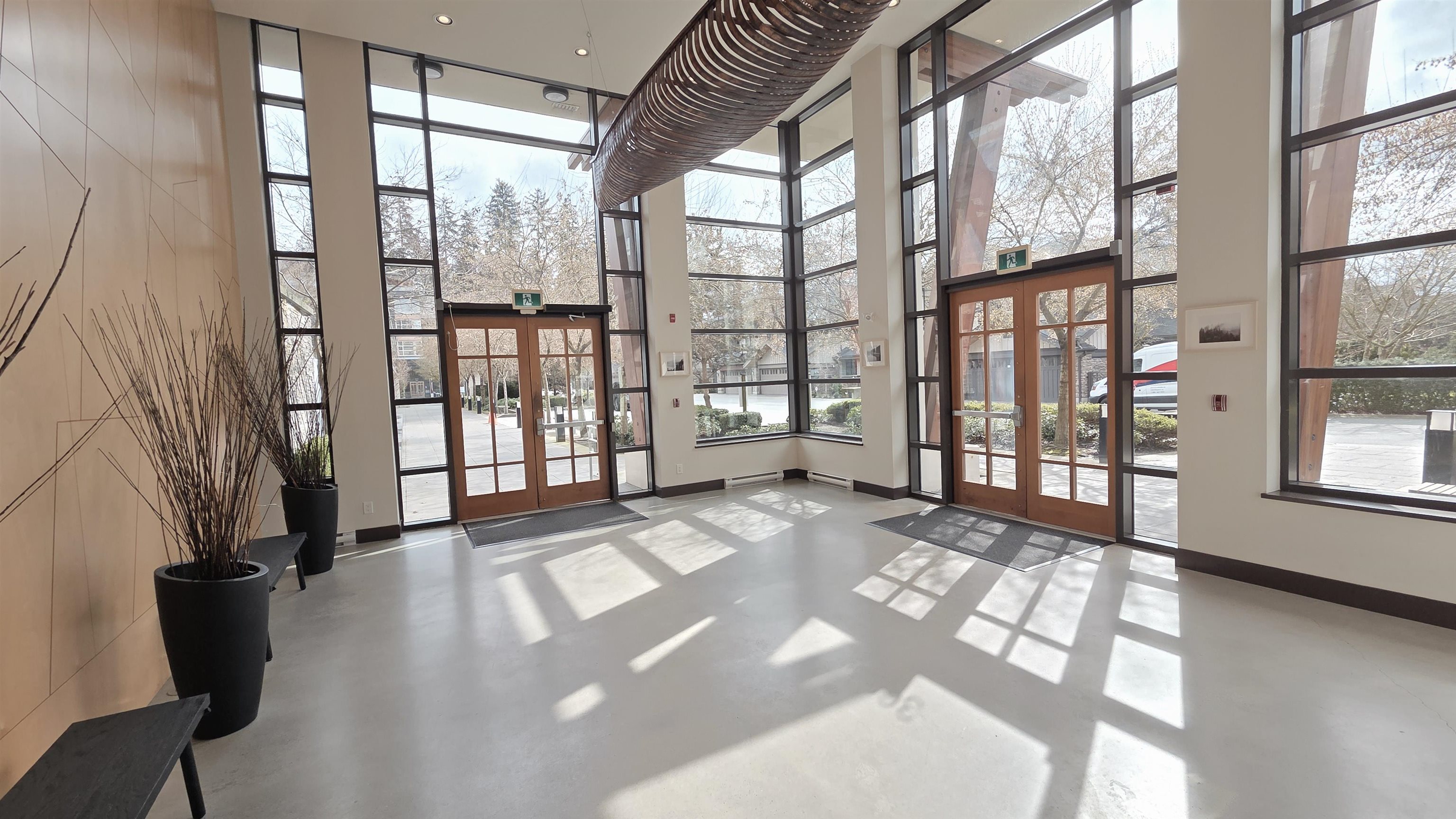 Listing image of 404 3602 ALDERCREST DRIVE
