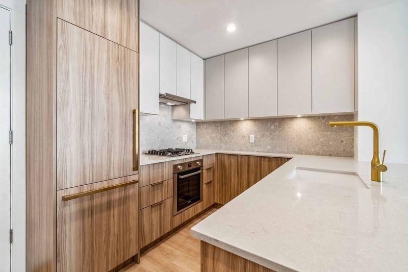 Listing image of 802 2325 EMERY COURT