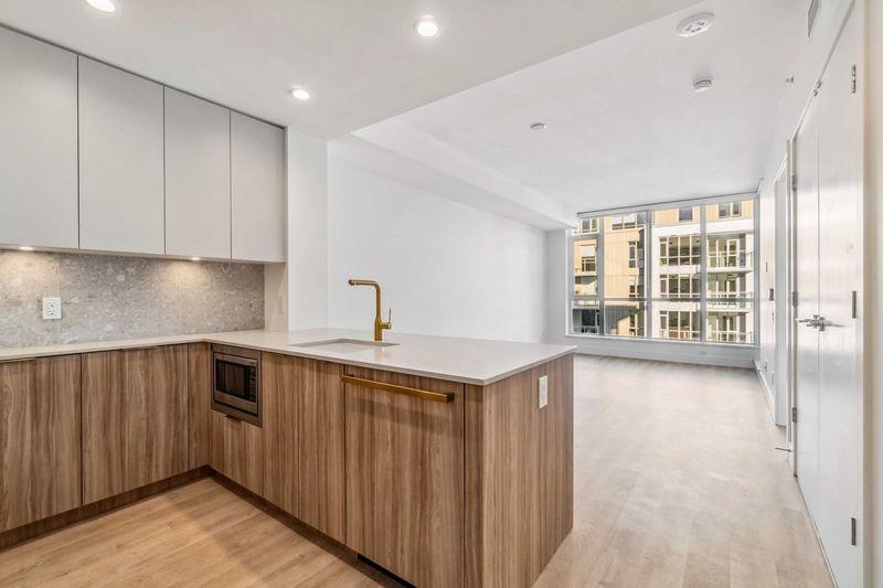 Listing image of 802 2325 EMERY COURT