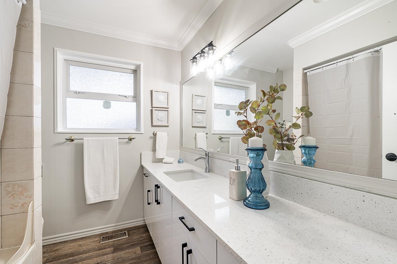 Listing image of 310 INGLEWOOD AVENUE