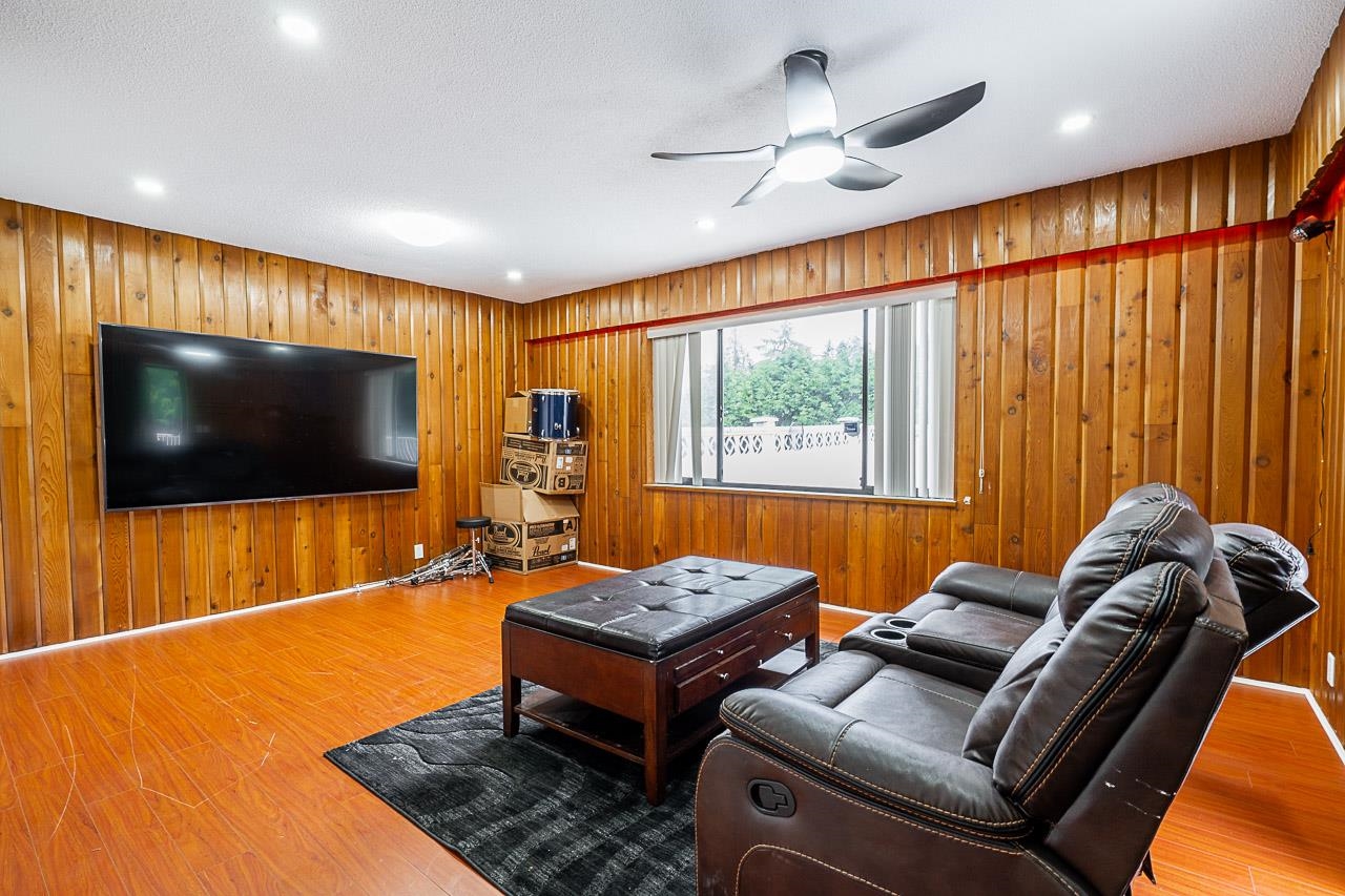 Listing image of 310 INGLEWOOD AVENUE