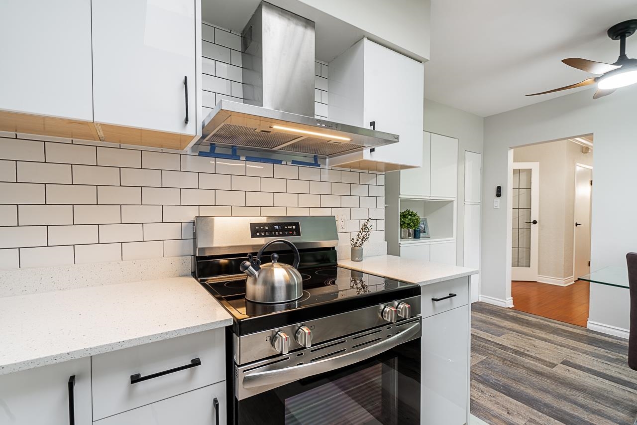 Listing image of 310 INGLEWOOD AVENUE