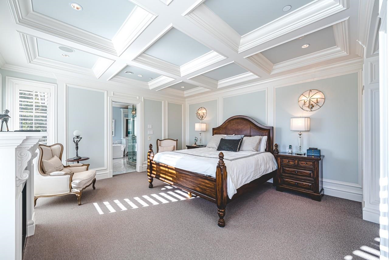 Listing image of 2913 ALTAMONT CRESCENT
