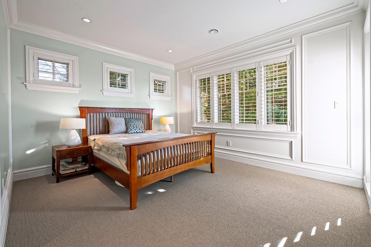Listing image of 2913 ALTAMONT CRESCENT