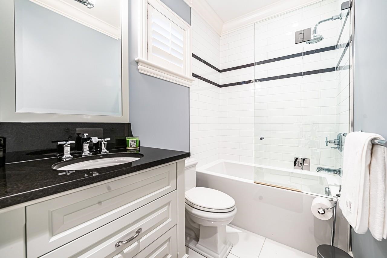 Listing image of 2913 ALTAMONT CRESCENT