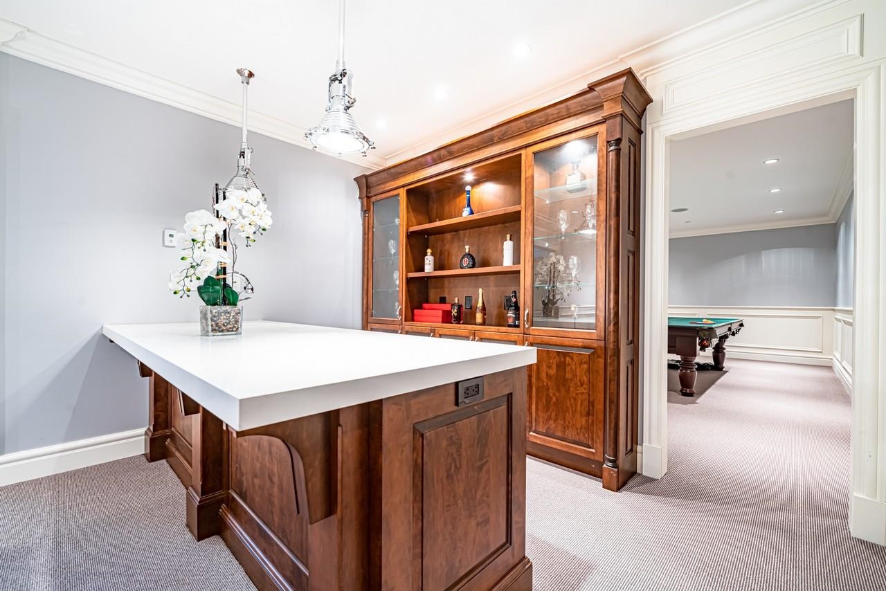 Listing image of 2913 ALTAMONT CRESCENT