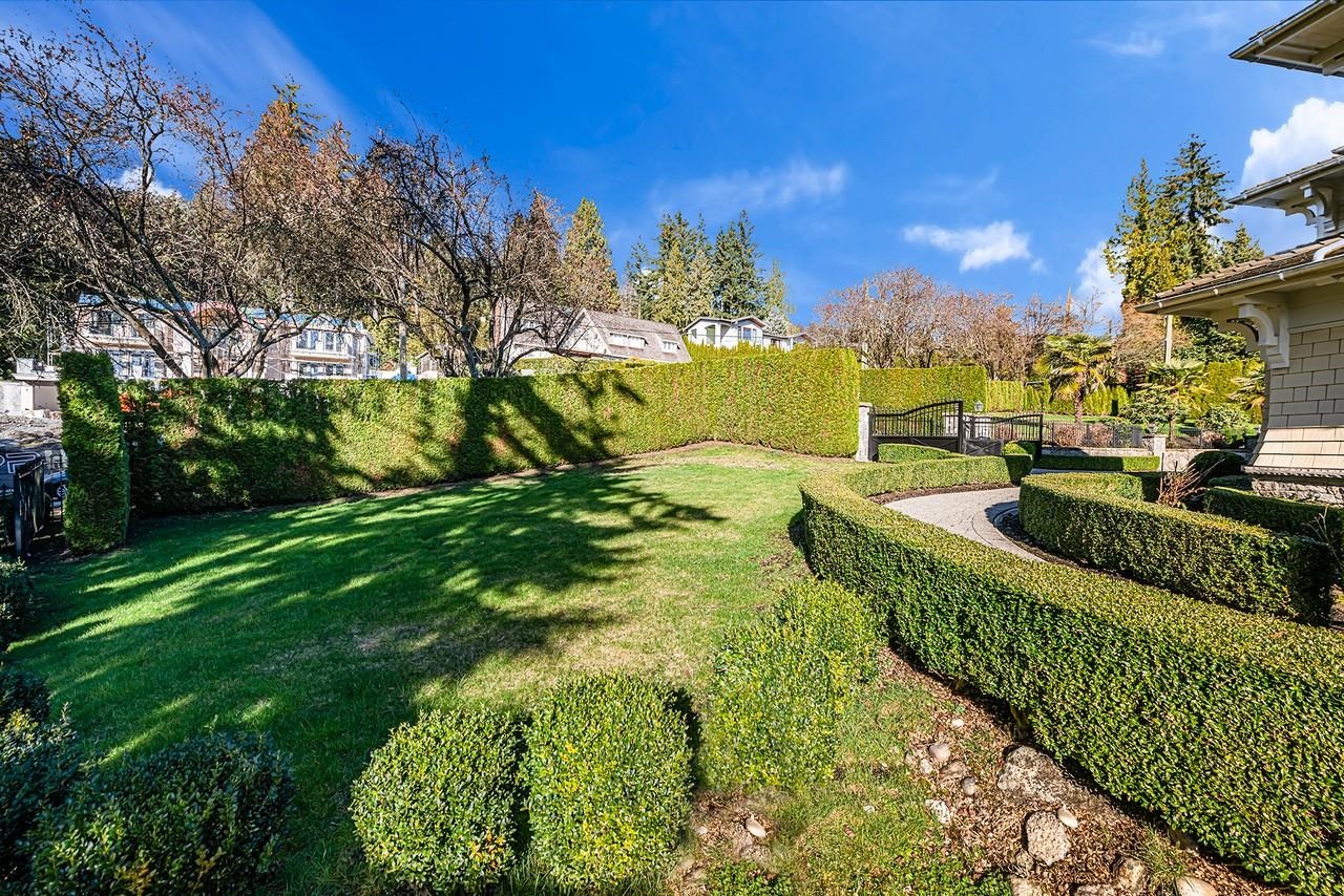 Listing image of 2913 ALTAMONT CRESCENT