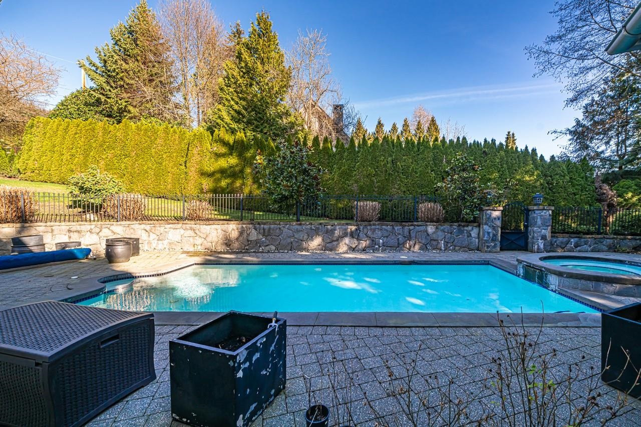 Listing image of 2913 ALTAMONT CRESCENT