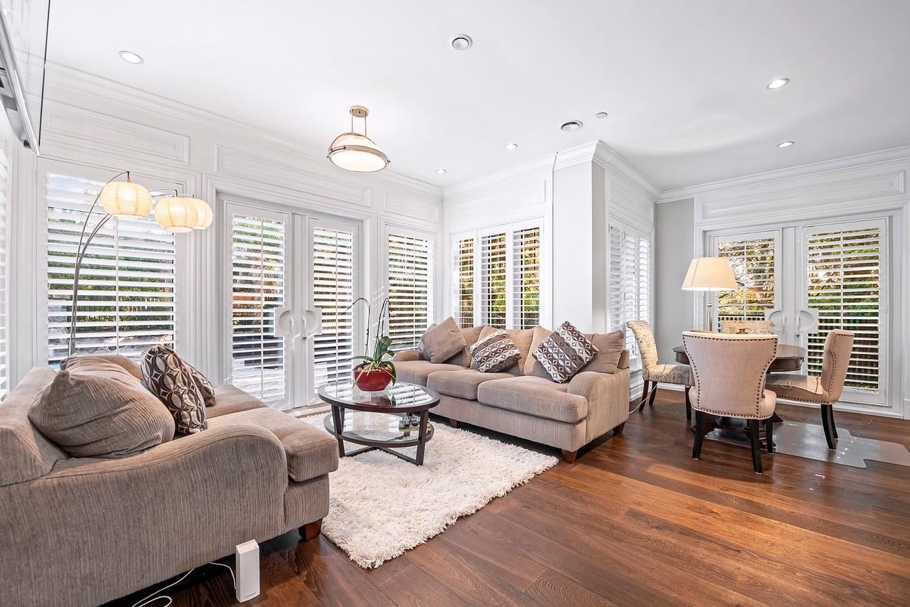 Listing image of 2913 ALTAMONT CRESCENT