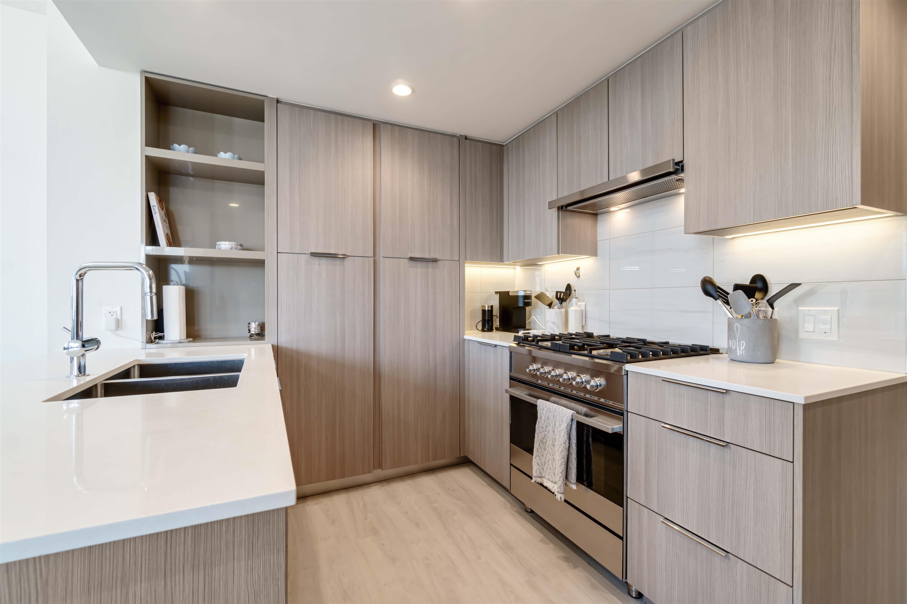 Listing image of 2201 1401 HUNTER STREET