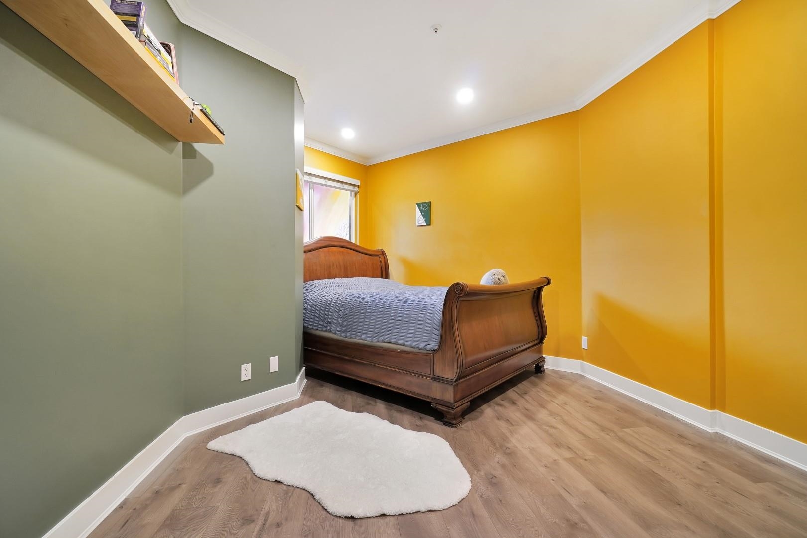 Listing image of 306 630 ROCHE POINT DRIVE