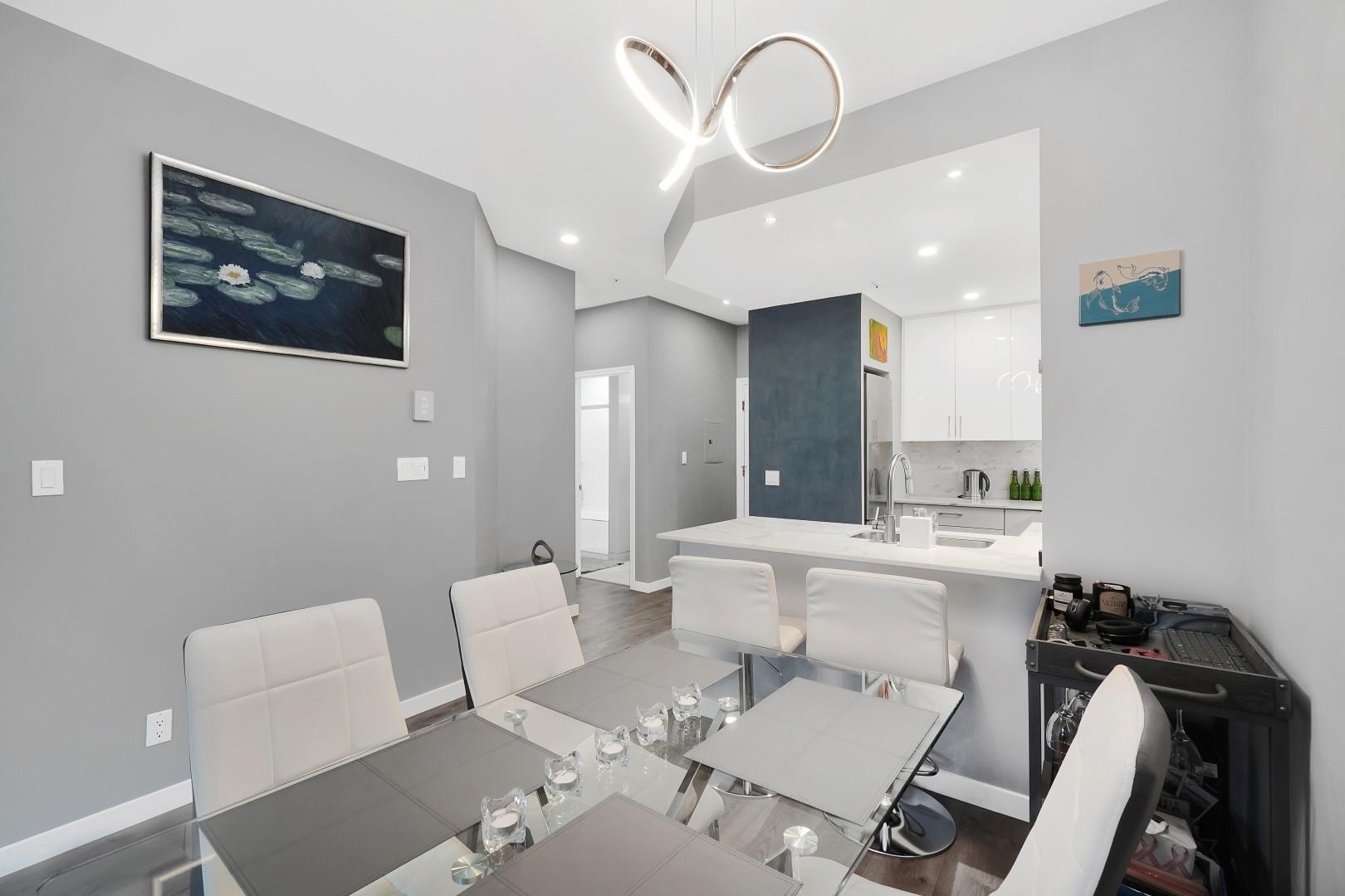Listing image of 306 630 ROCHE POINT DRIVE