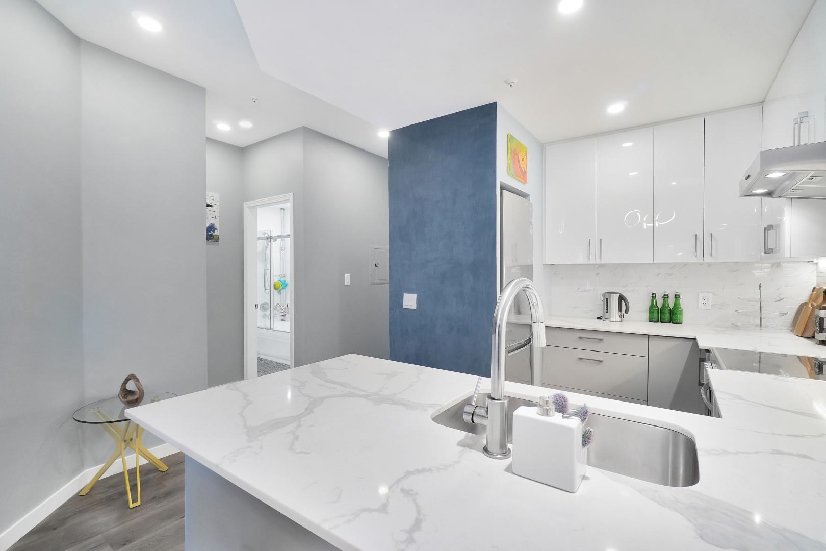 Listing image of 306 630 ROCHE POINT DRIVE