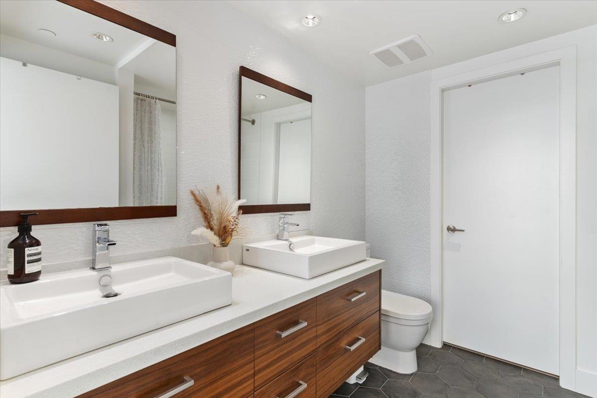Listing image of 2004 1550 FERN STREET