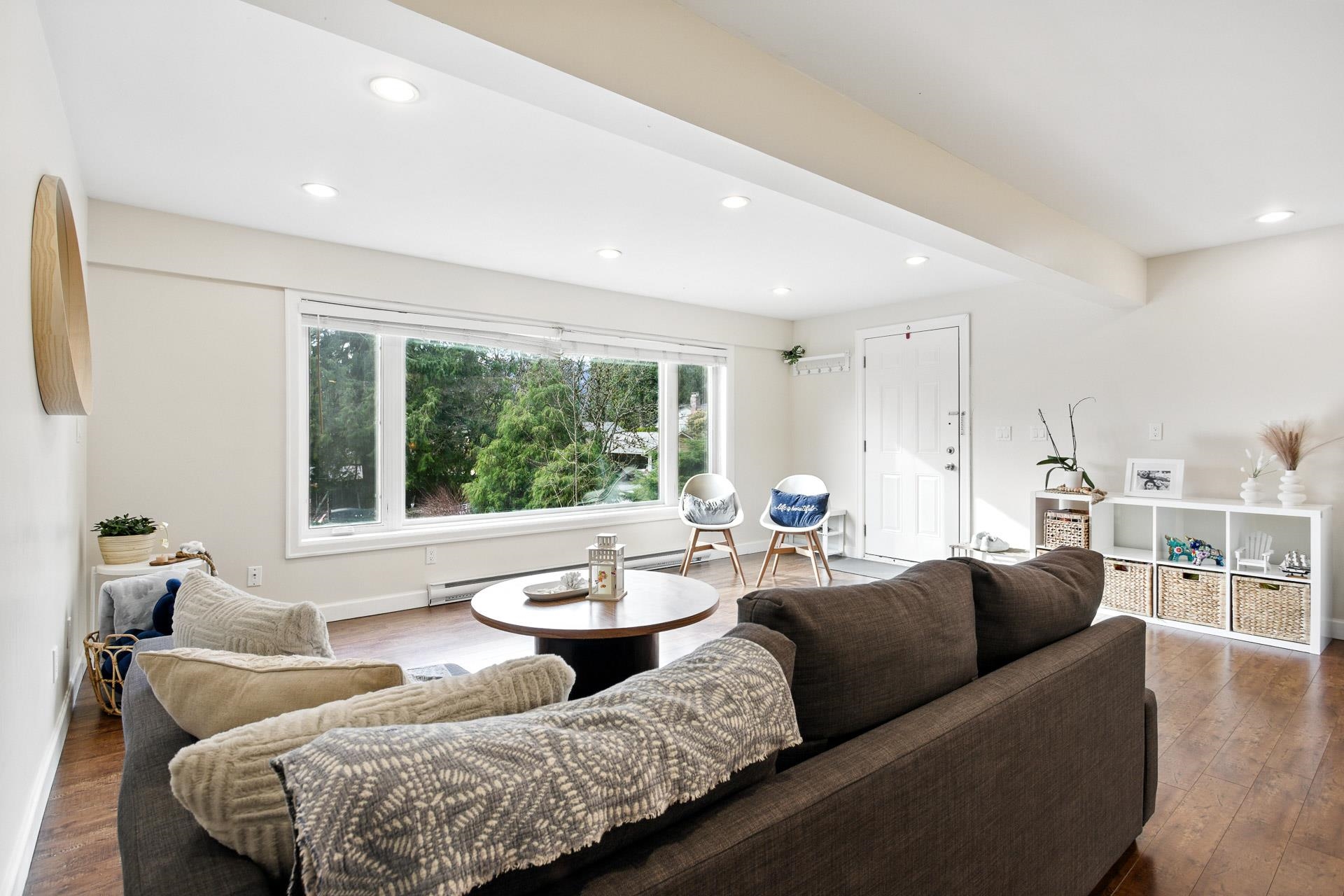 Listing image of 4938 REDONDA DRIVE