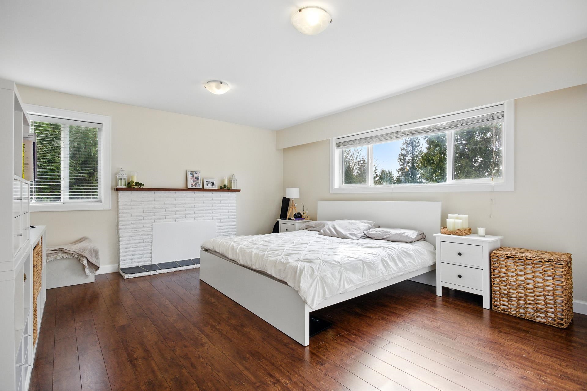 Listing image of 4938 REDONDA DRIVE