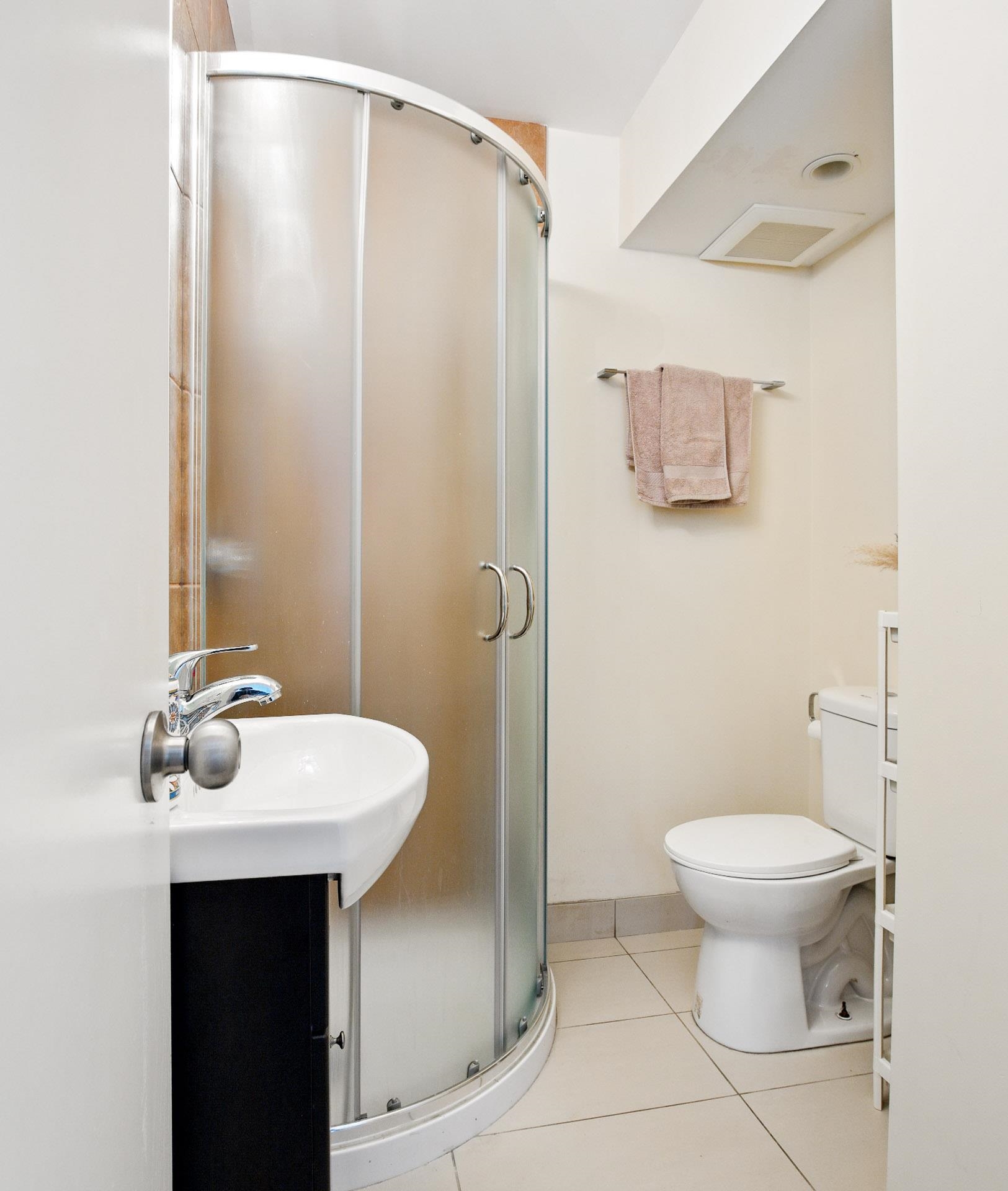 Listing image of 4938 REDONDA DRIVE