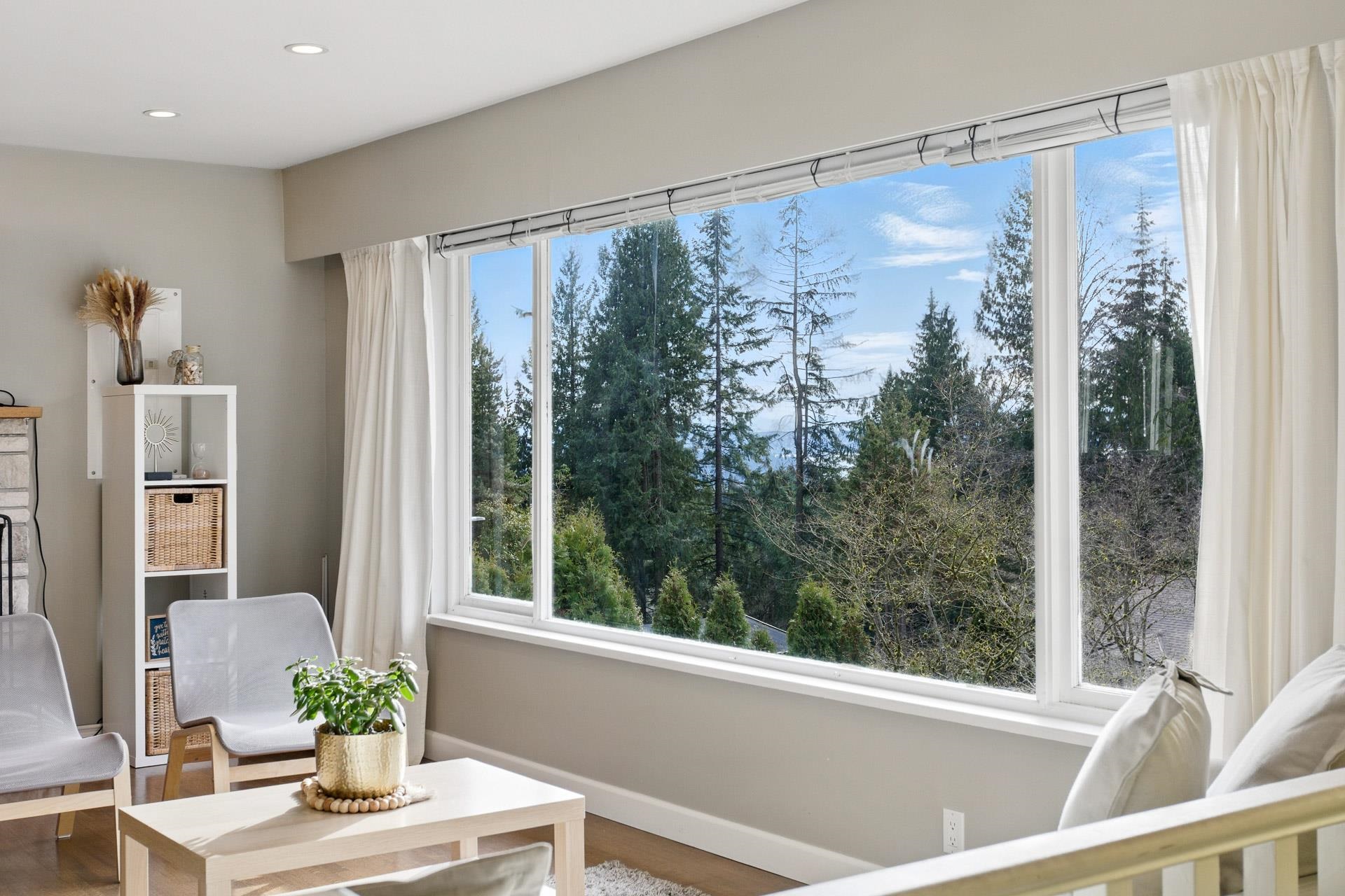 Listing image of 4938 REDONDA DRIVE
