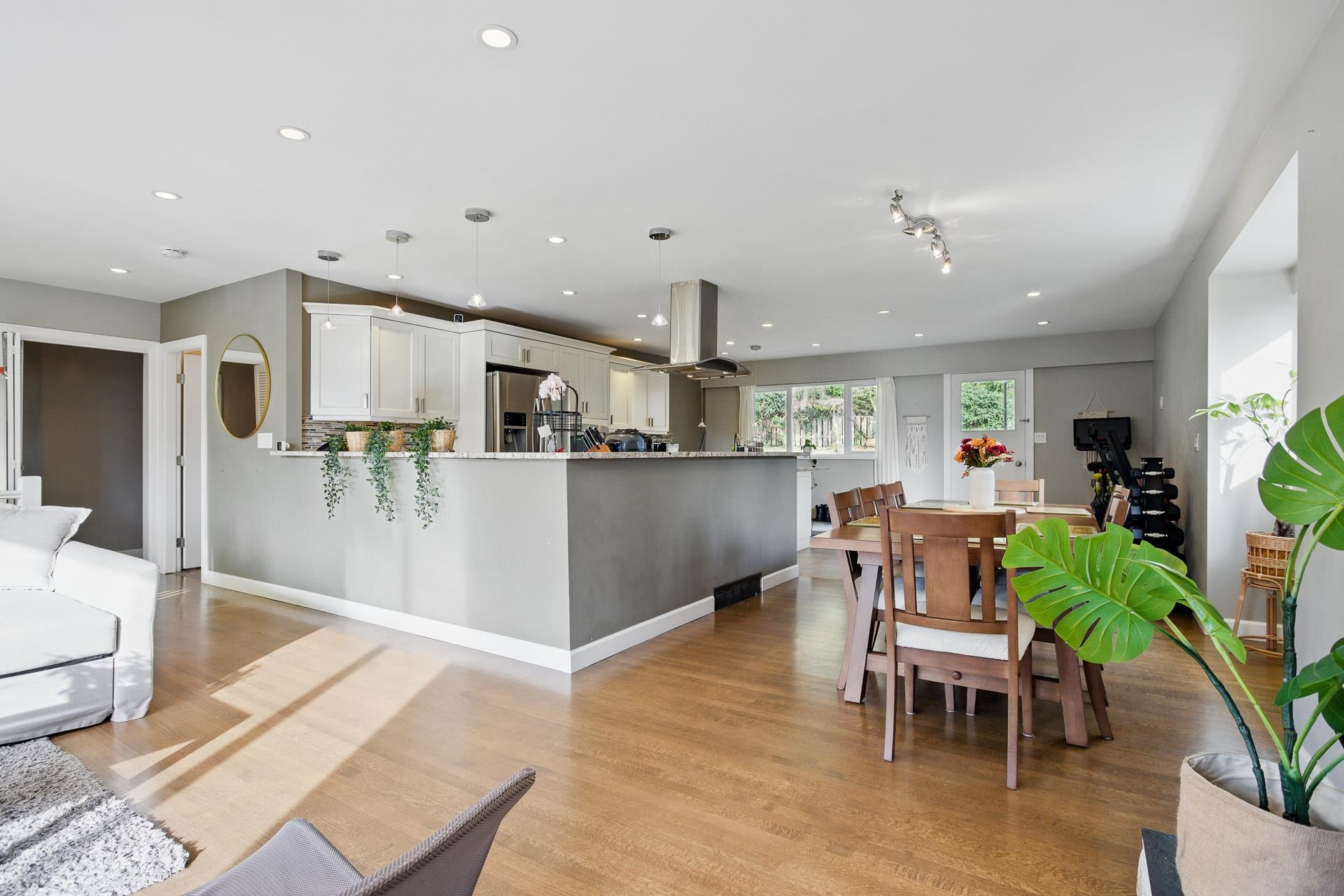 Listing image of 4938 REDONDA DRIVE
