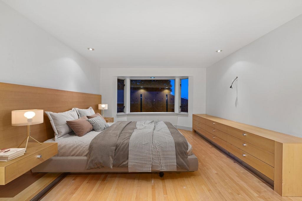 Listing image of 4278 MORGAN CRESCENT