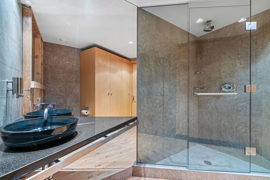 Listing image of 4278 MORGAN CRESCENT