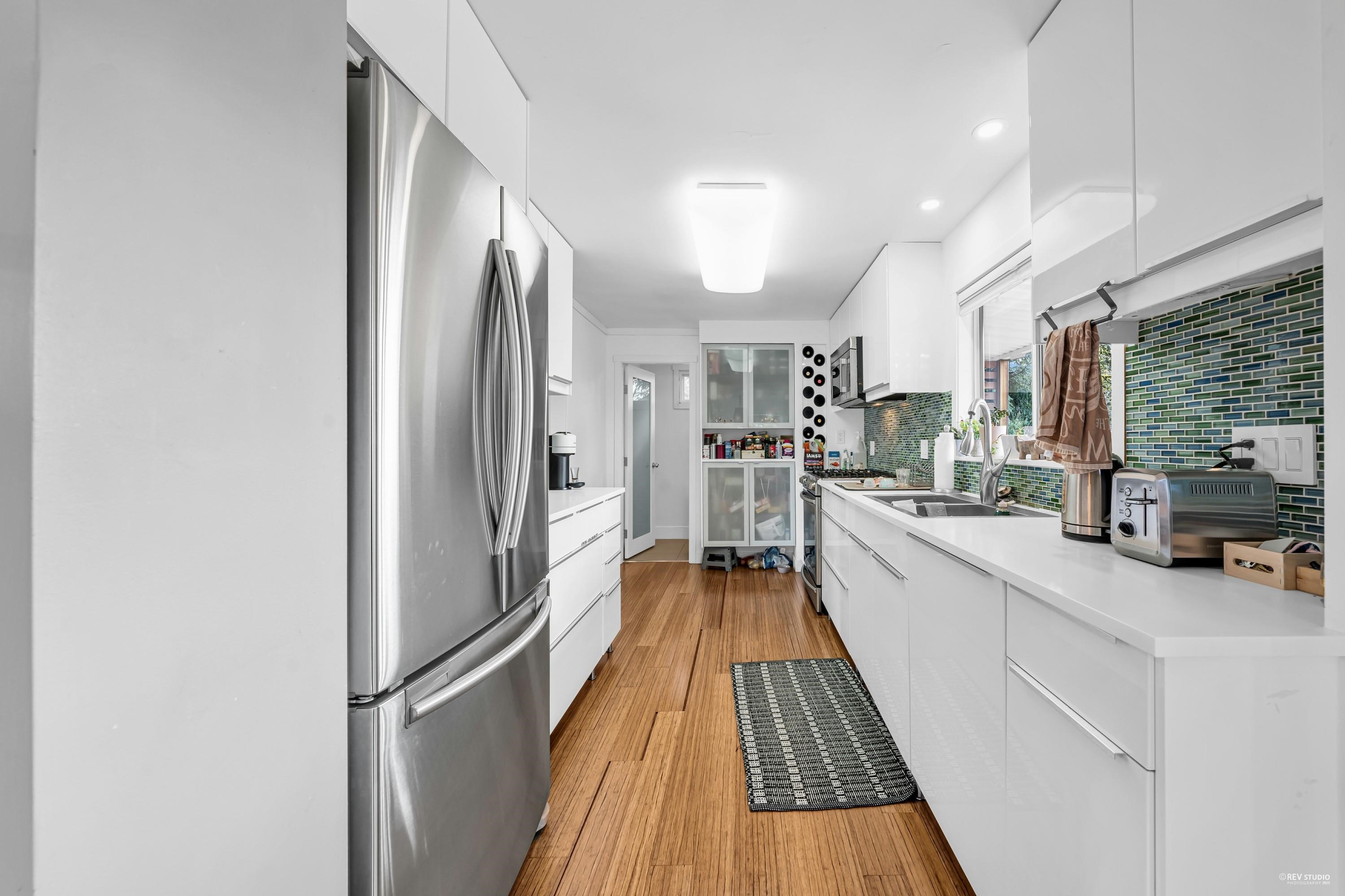 Listing image of 857 E 12TH STREET