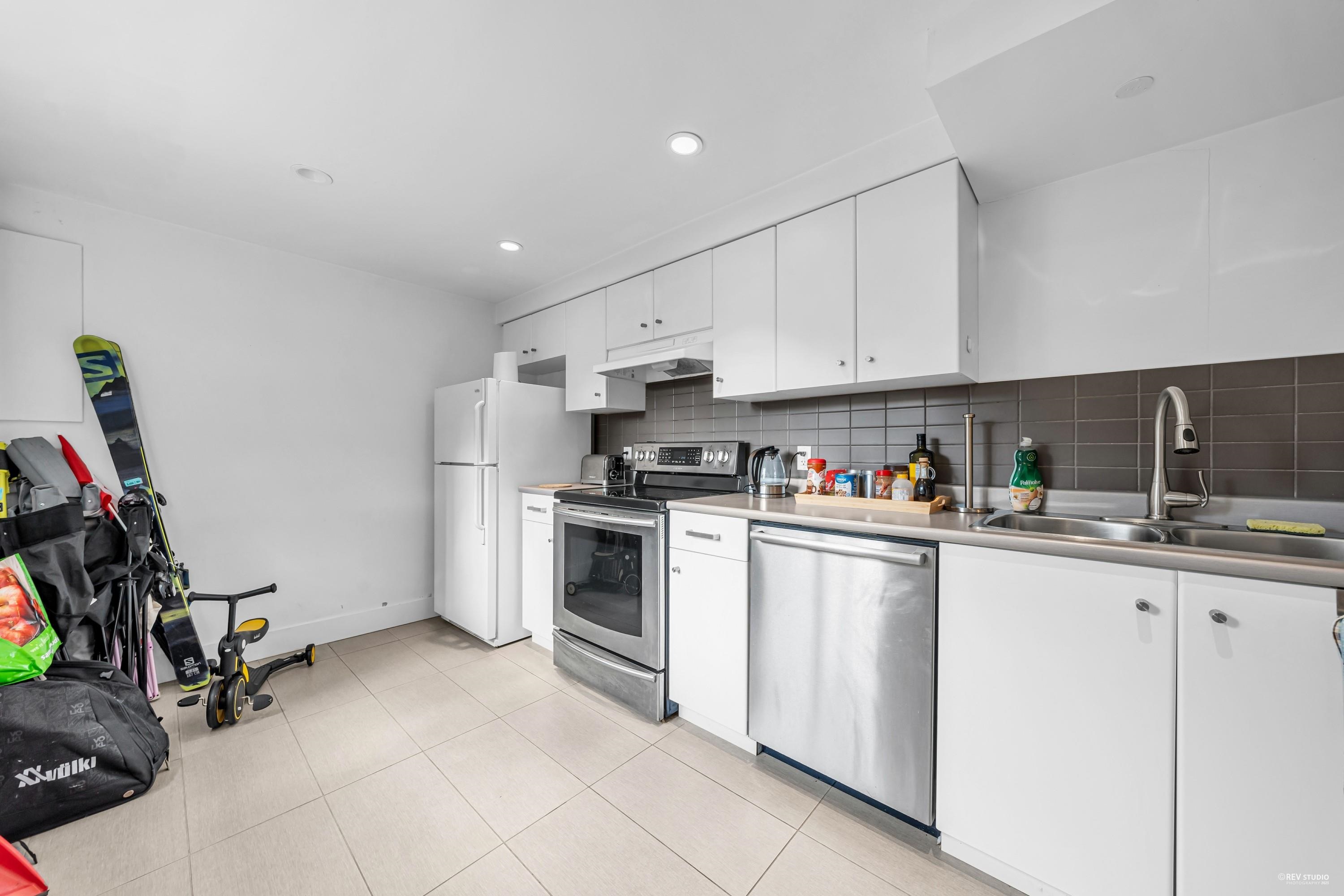 Listing image of 857 E 12TH STREET