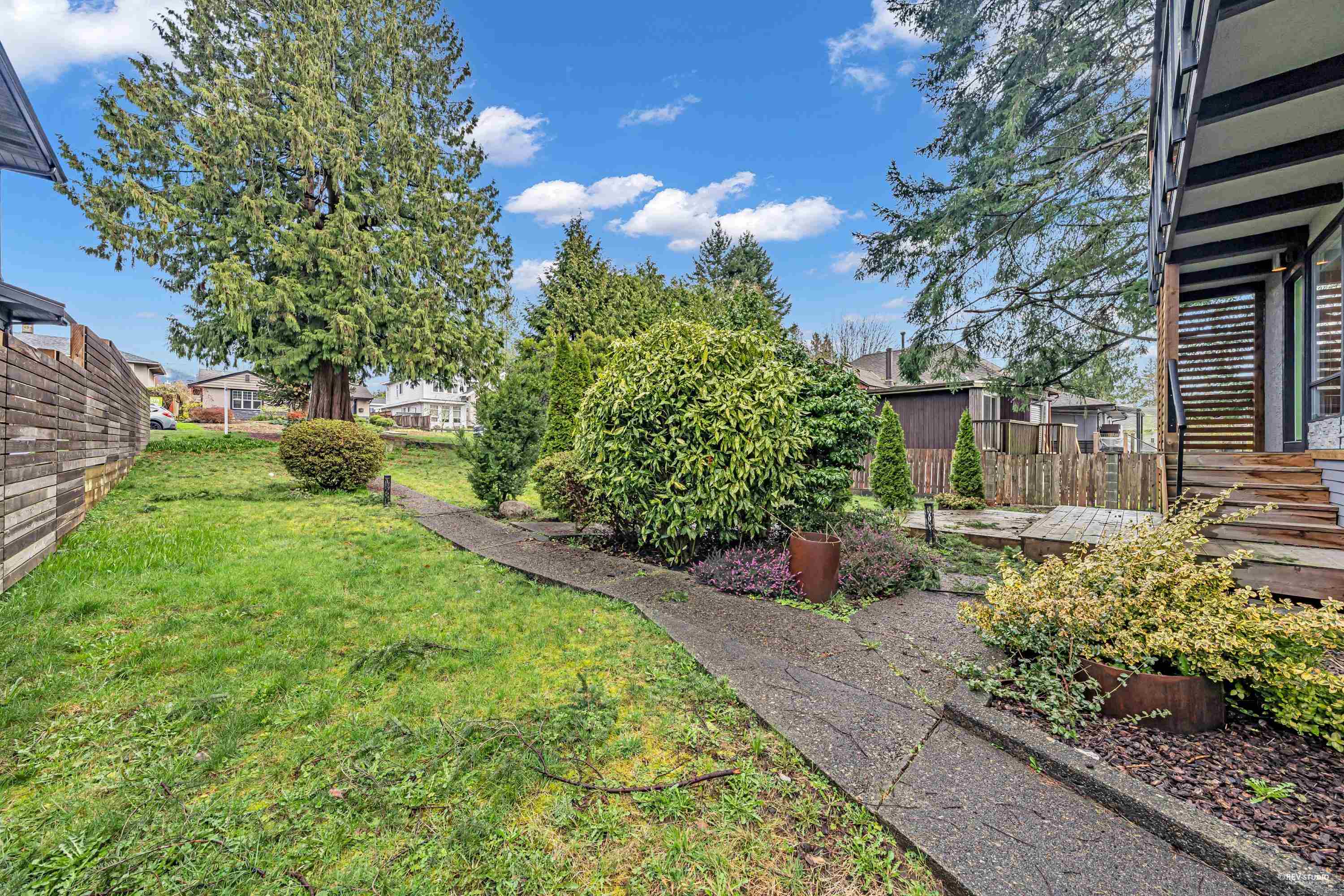 Listing image of 857 E 12TH STREET