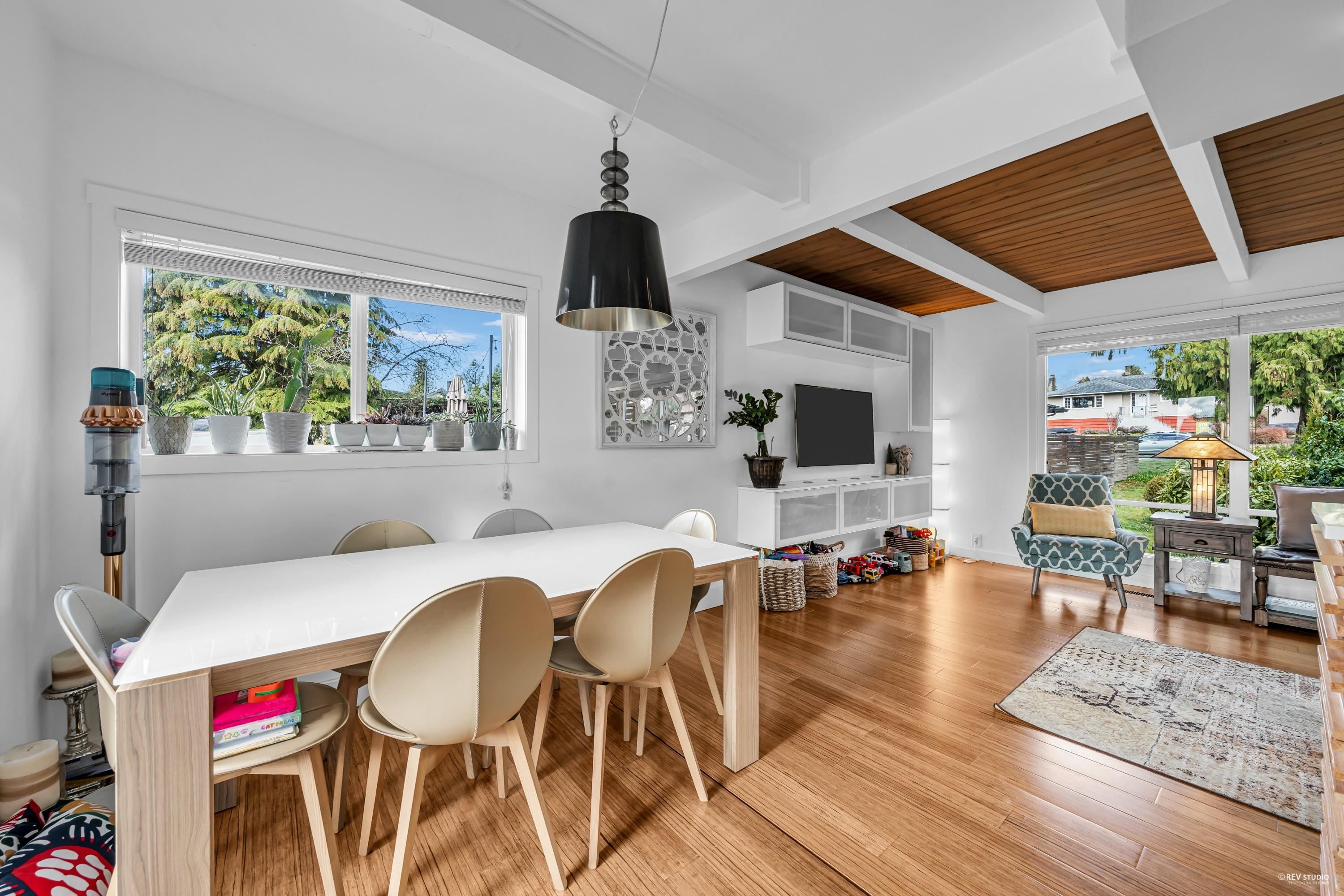 Listing image of 857 E 12TH STREET