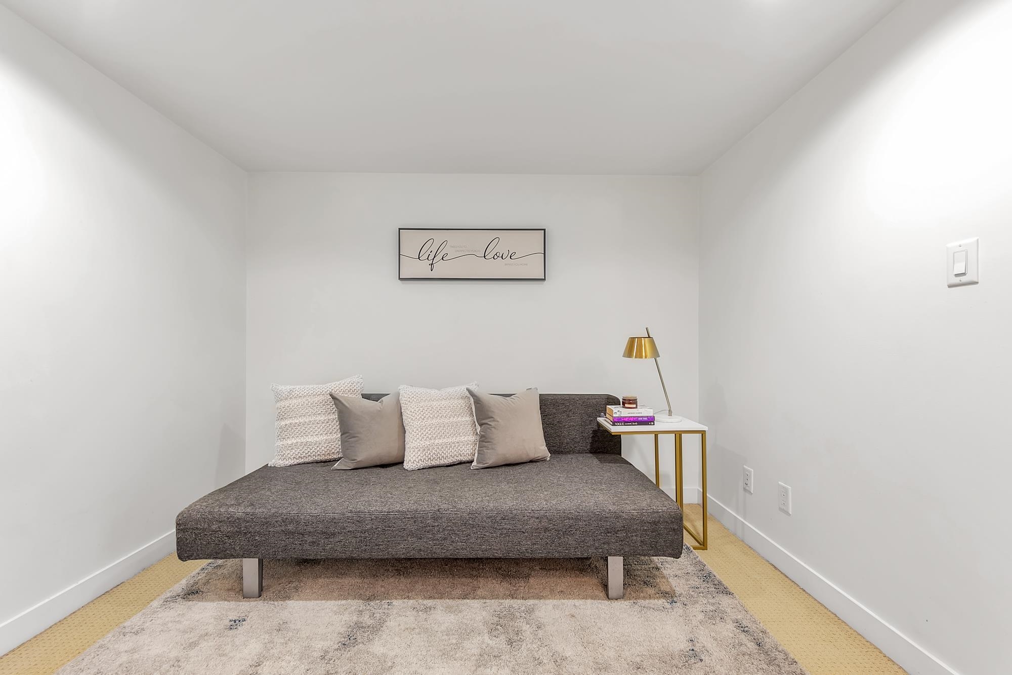 Listing image of 1479 E KING EDWARD AVENUE