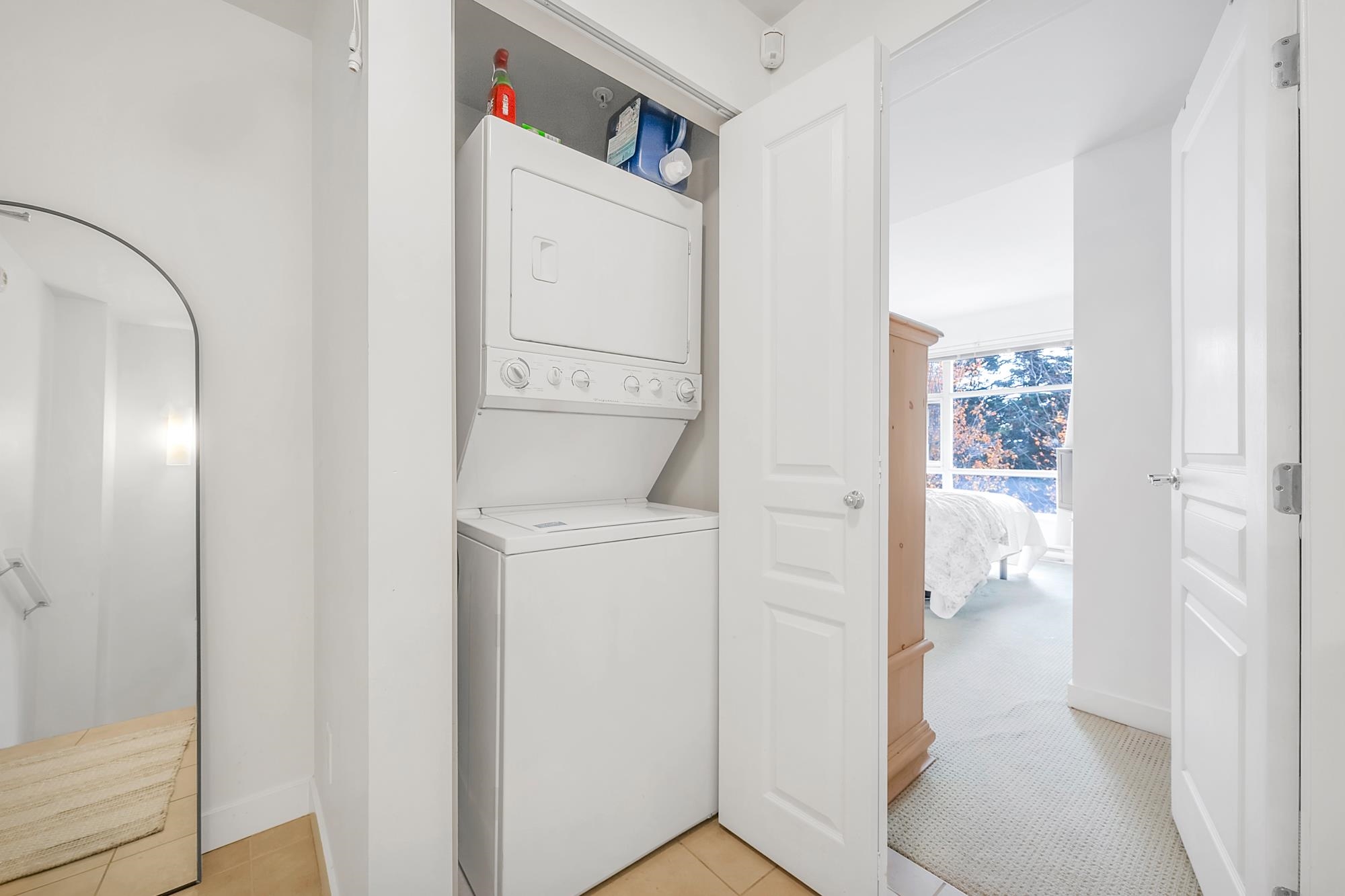 Listing image of 1479 E KING EDWARD AVENUE