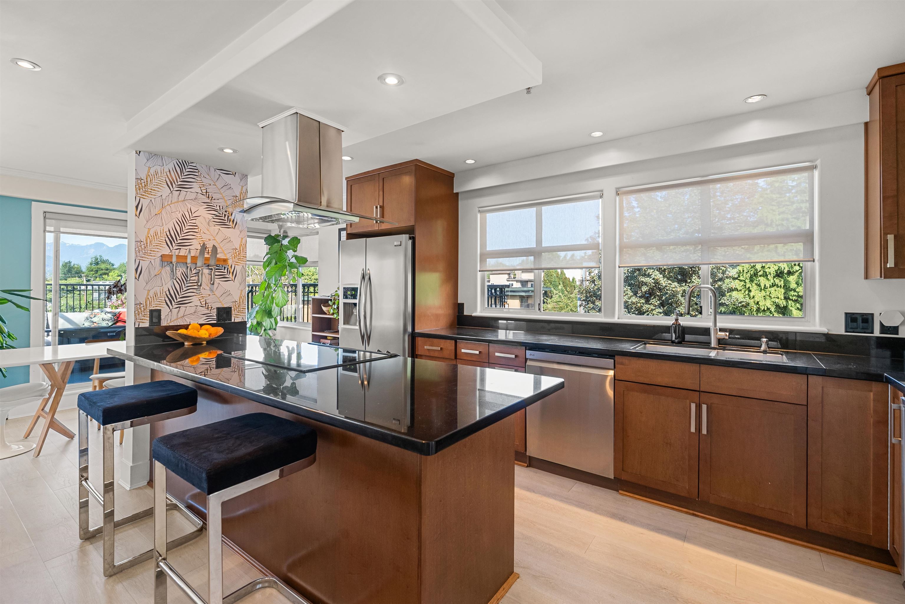 Listing image of 401 29 TEMPLETON DRIVE