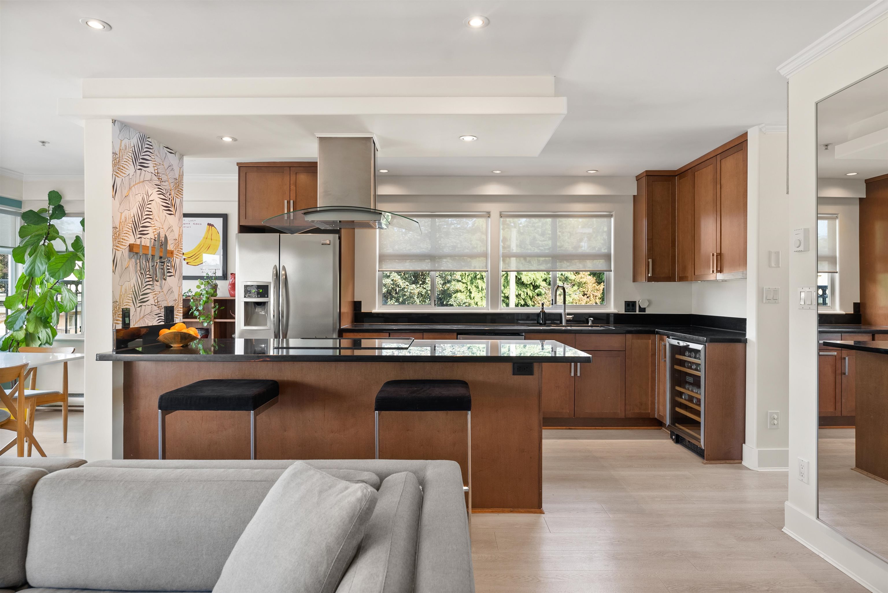 Listing image of 401 29 TEMPLETON DRIVE